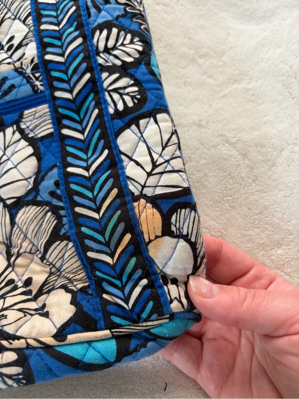 Vera Bradley Blue and White Floral Crossbody with Navy Accents - Picture 5 of 5